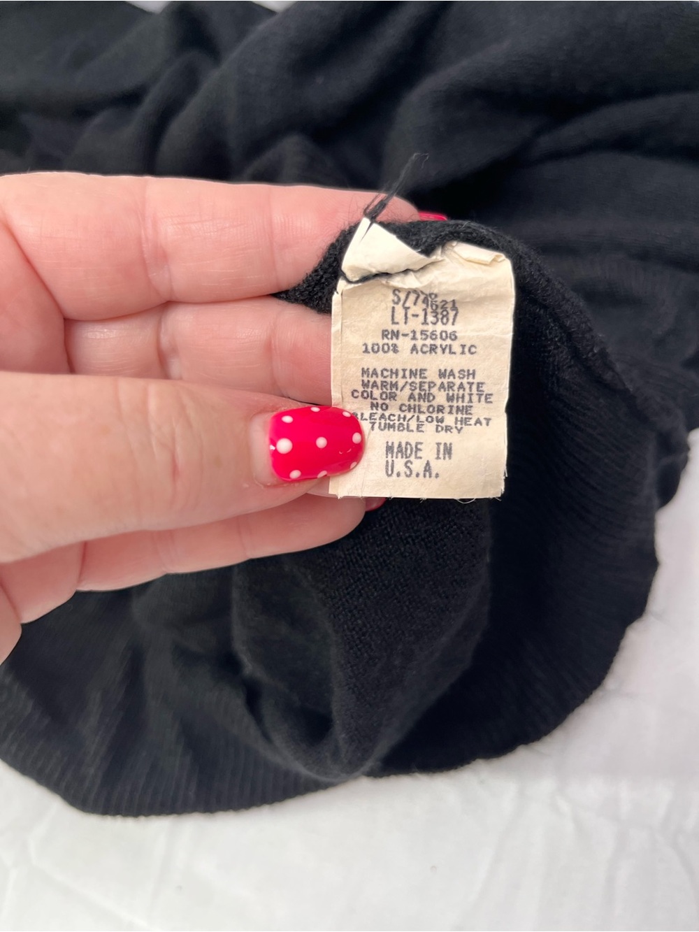 Vintage Women’s Black Crewneck Sweater - Picture 6 of 6